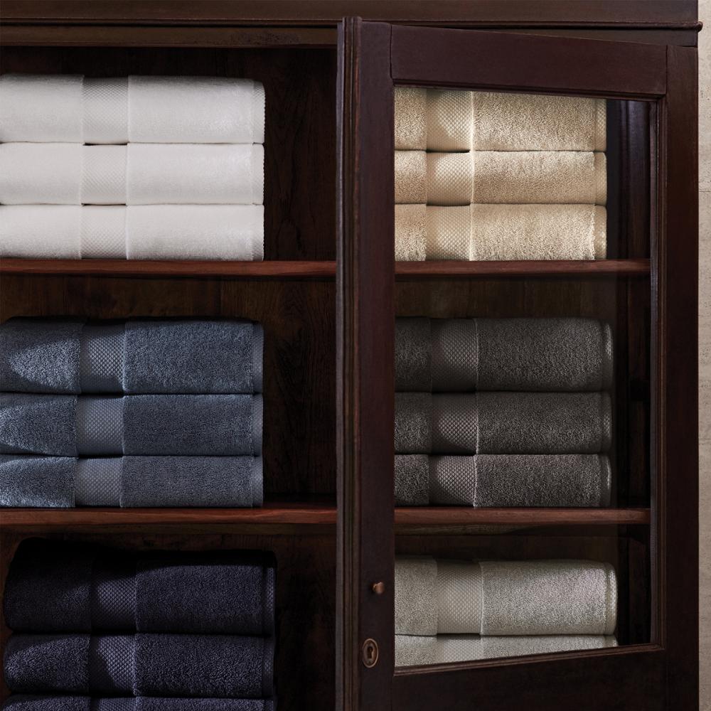 Avenue Graphite Bath towel 70x140