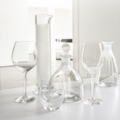 100 POINTS Burgundy glass