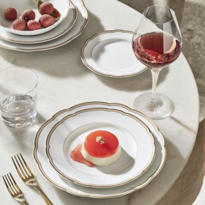 Pompadour Dinner Plate