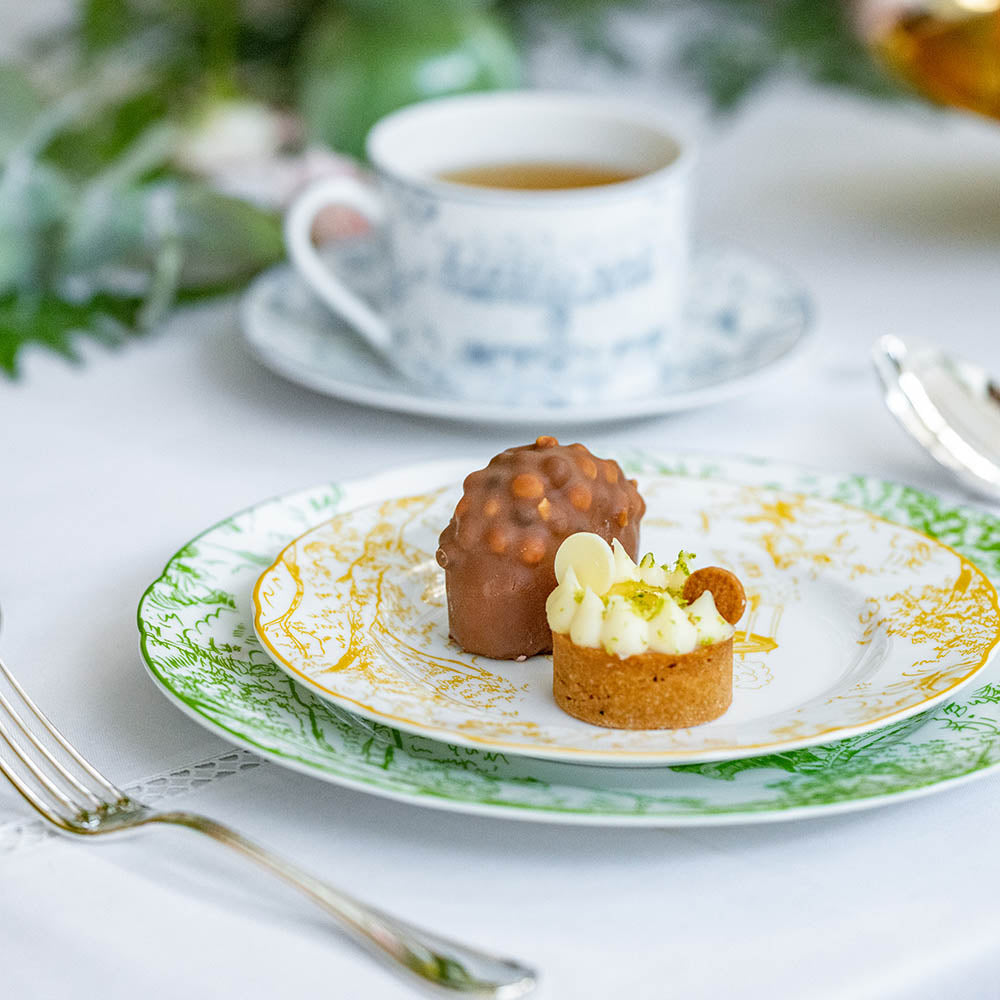 TOUT PARIS AD CUP & SAUCER,