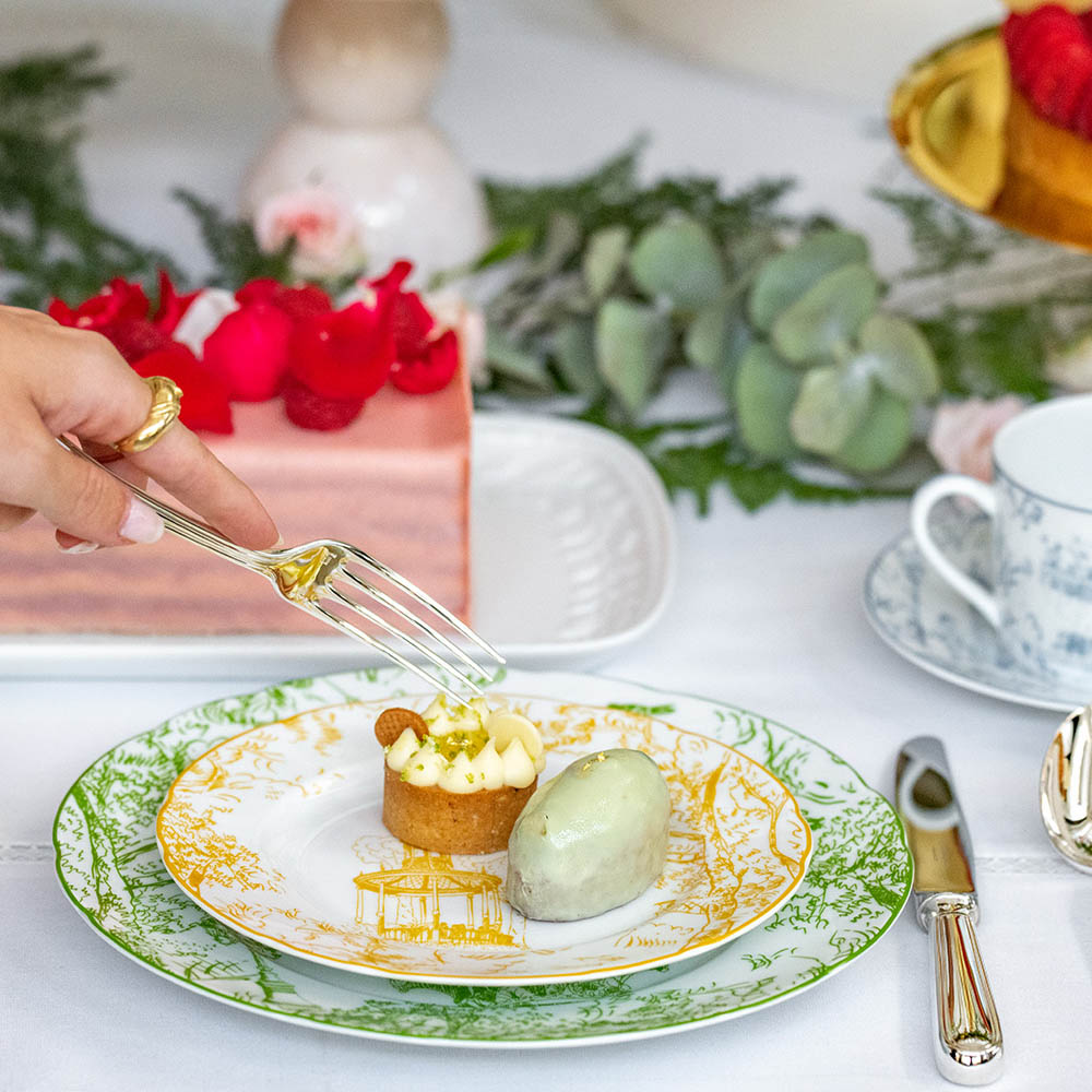 TOUT PARIS AD CUP & SAUCER,