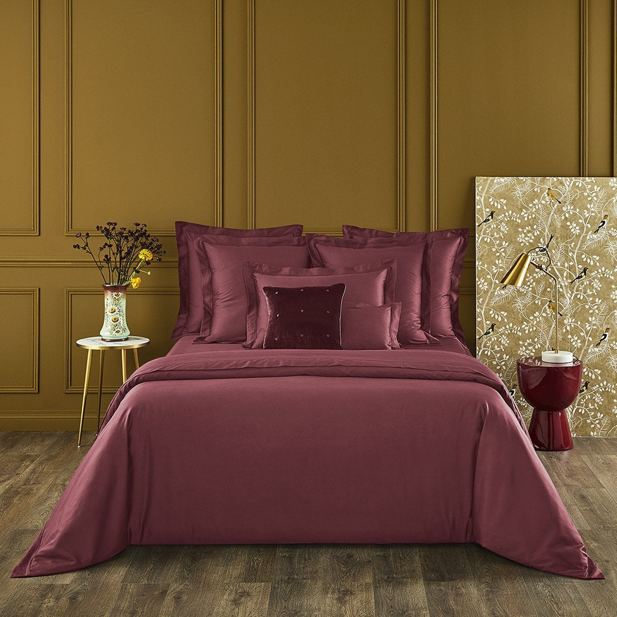 Triomphe Bed Collection Grenade