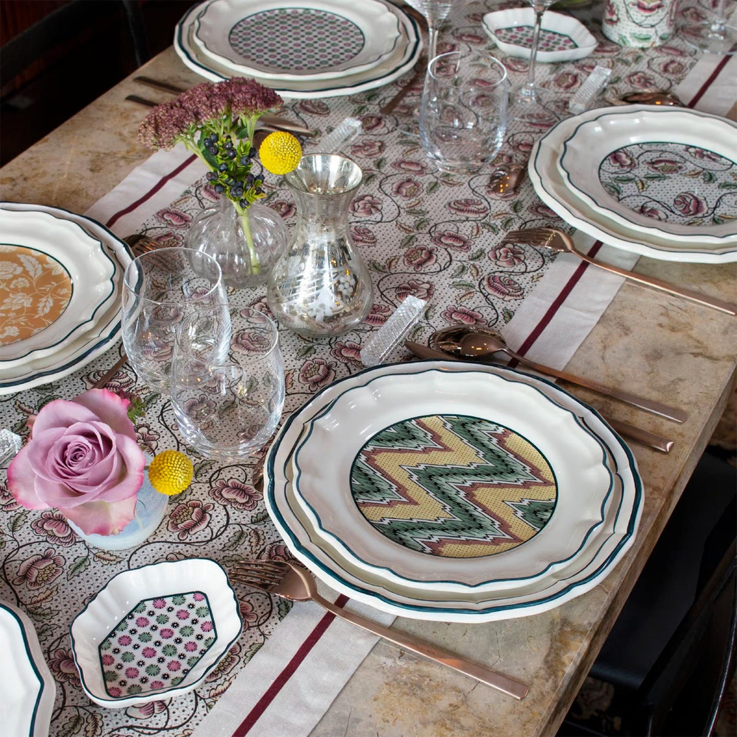 Dominote Set of 4 Rim Soup Plates