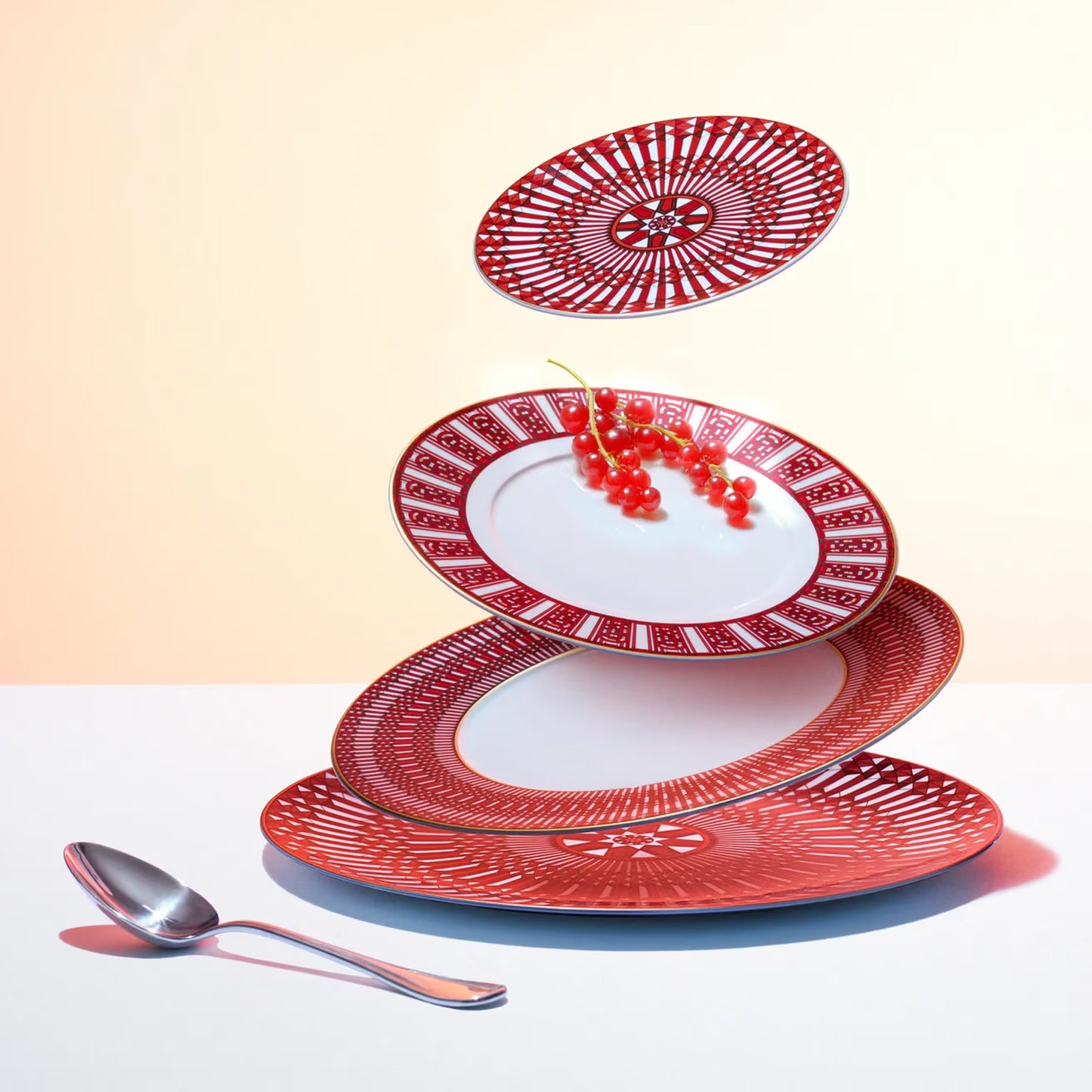 Arcadia Red Show Plate