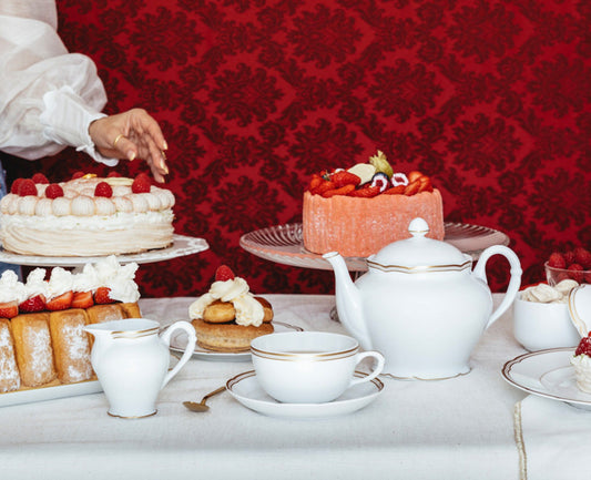 Pompadour Rectangular Cake Platter