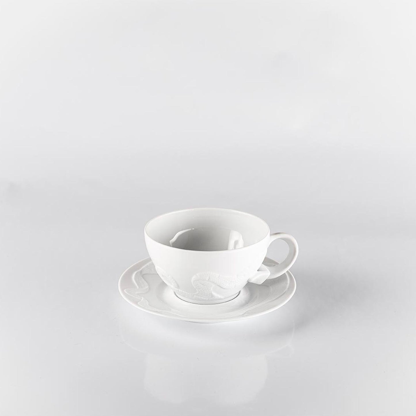 Tendresse Blanc Set Of 2 Tea Cup And Saucer