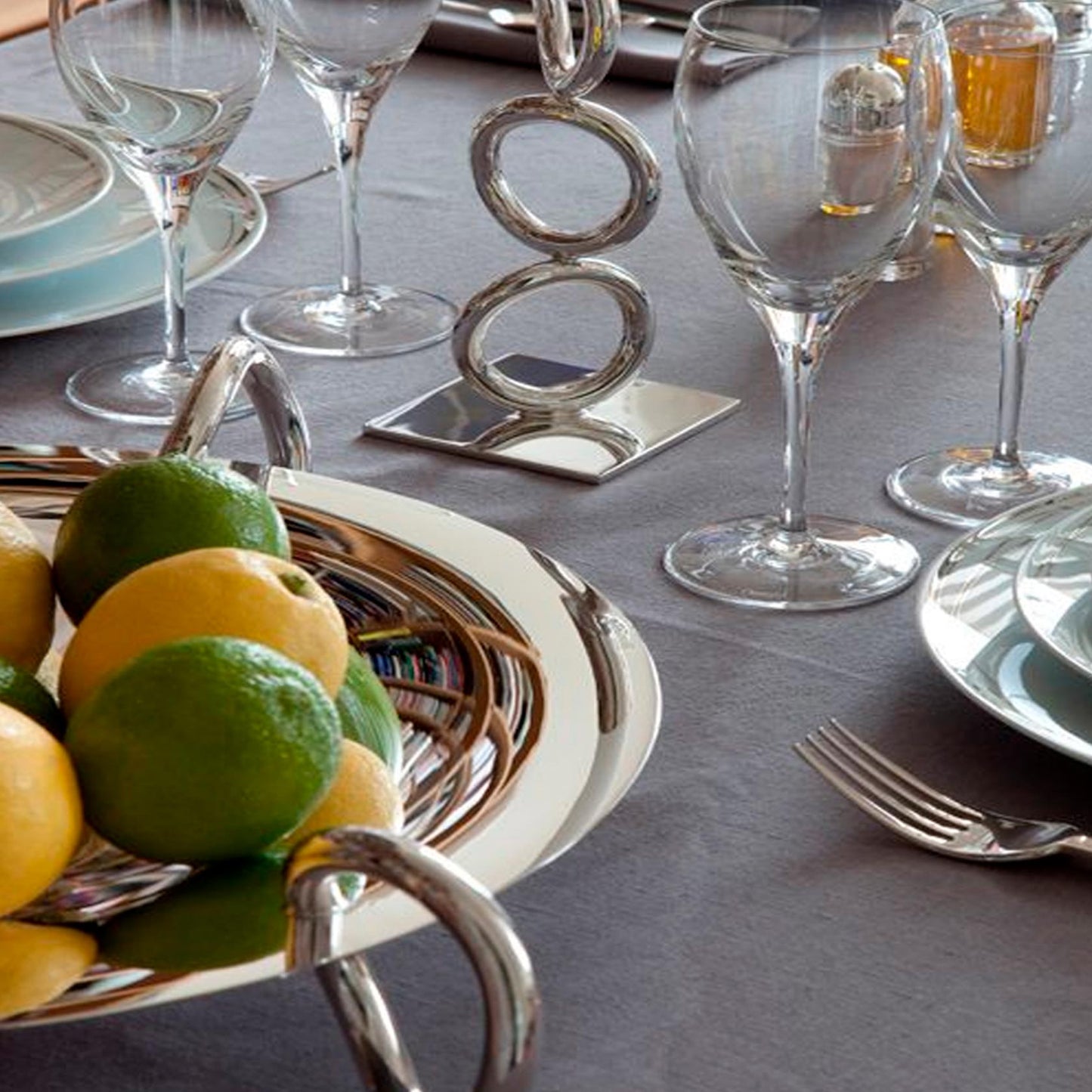 Vertigo silver-plated centerpiece