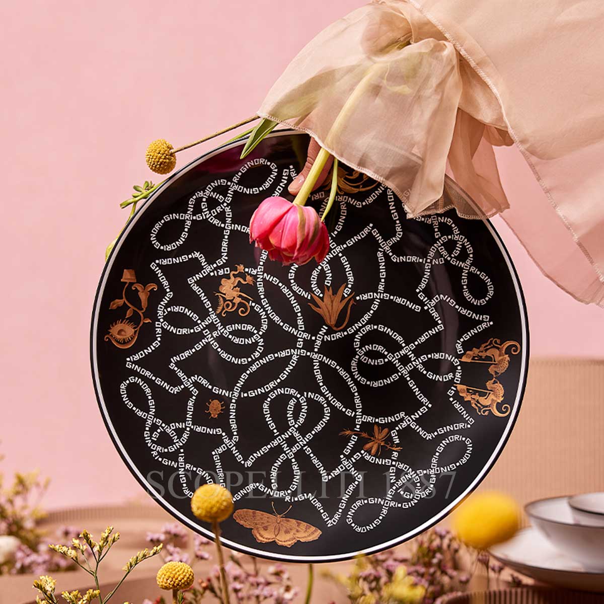Arcadia Nero Charger Plate