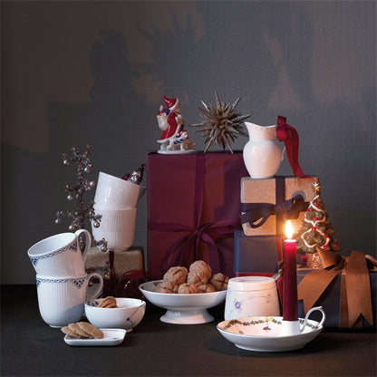 Աստղազարդ ալիքավոր Սուրբ Ծննդյան աման ոտքով