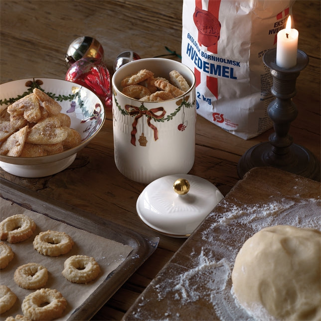 Star Fluted Christmas Bowl On Foot