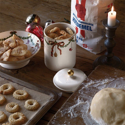 Աստղազարդ ալիքավոր Սուրբ Ծննդյան աման ոտքով