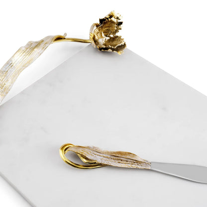 Կակաչ պանրի տախտակ դանակով