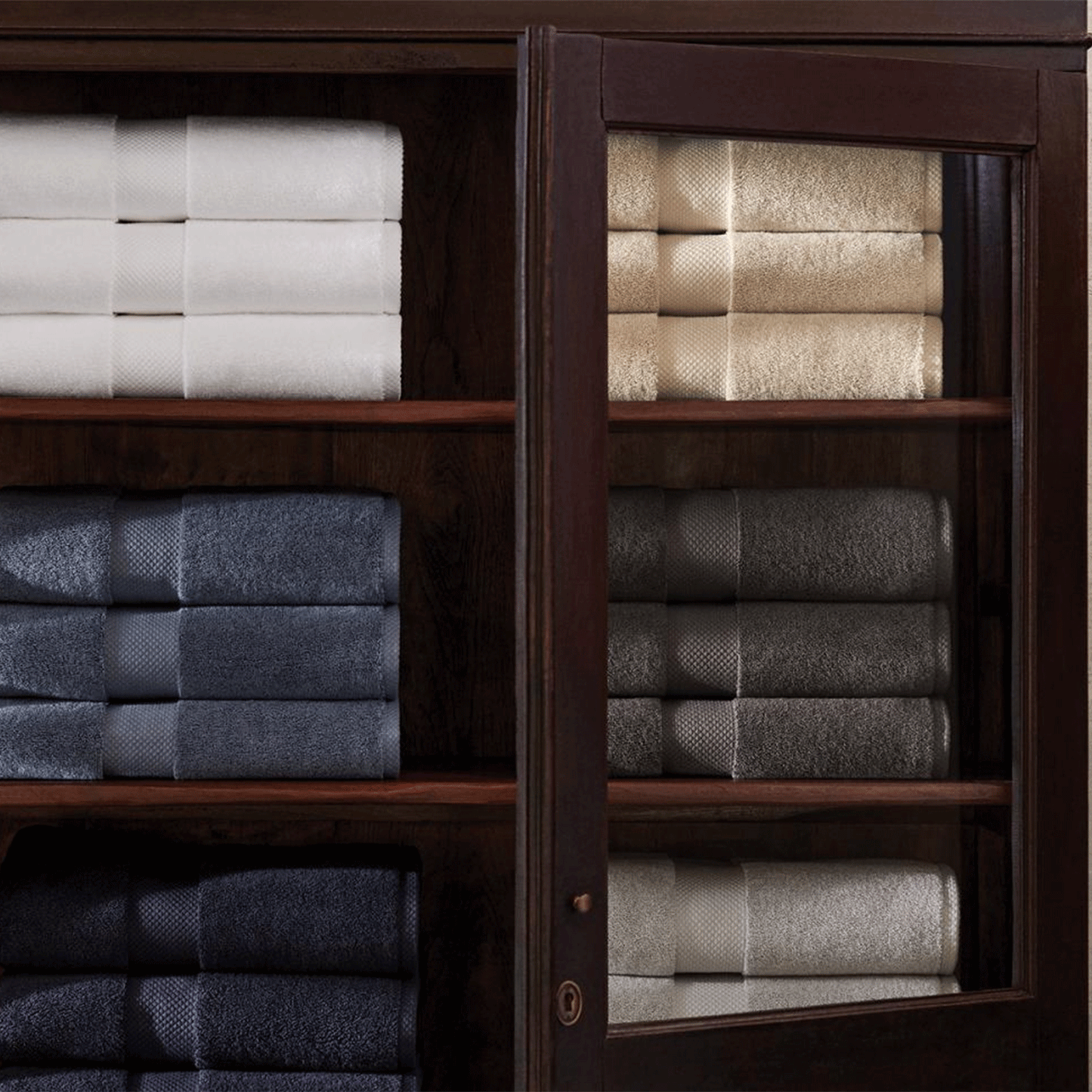 Avenue Midnight Handtowel