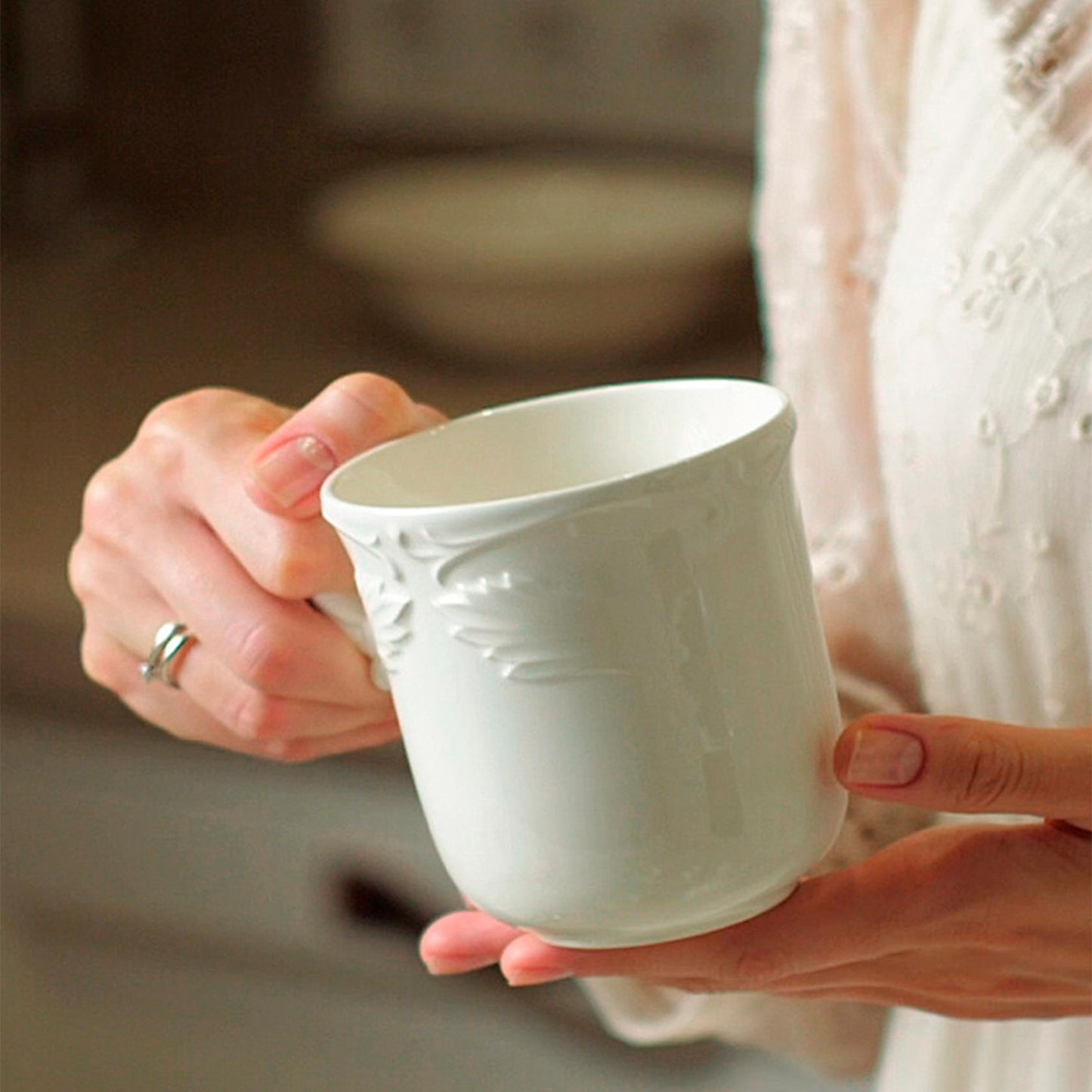 Rocaille White Mug