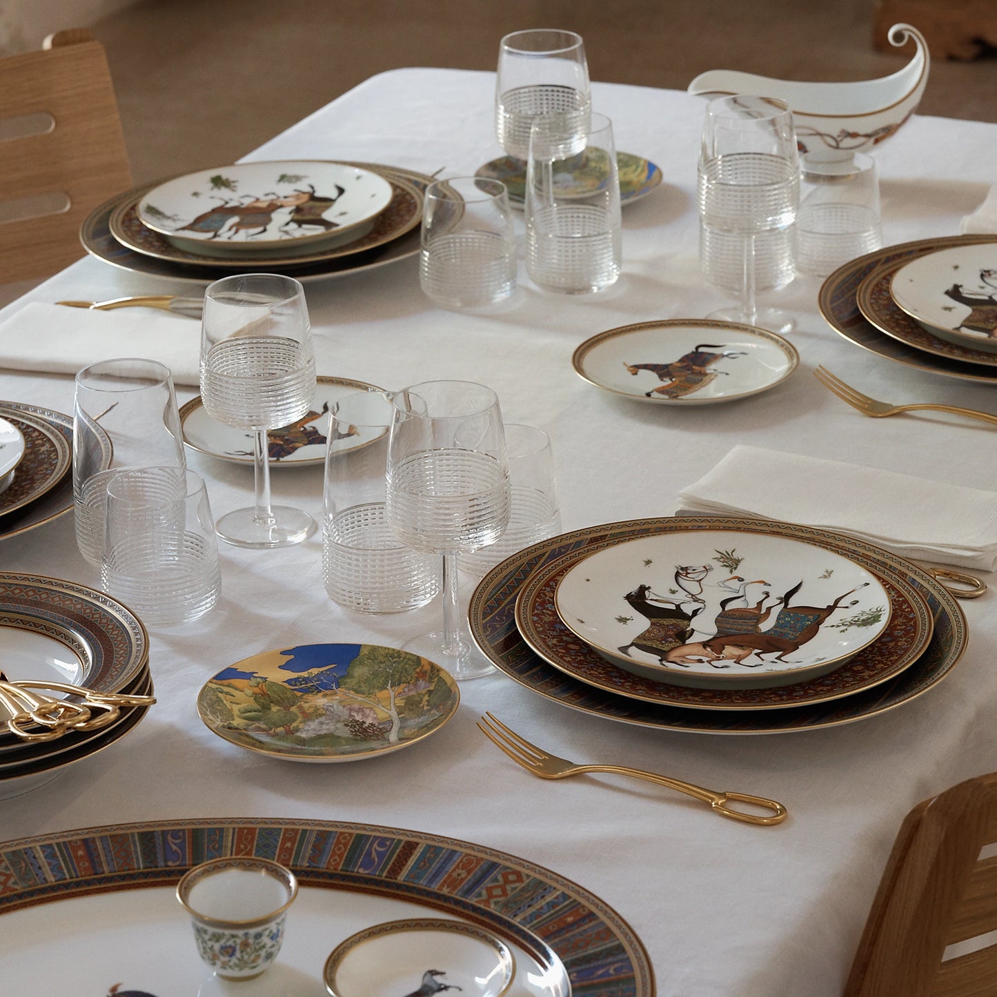 Cheval d'Orient Grand Round Platter