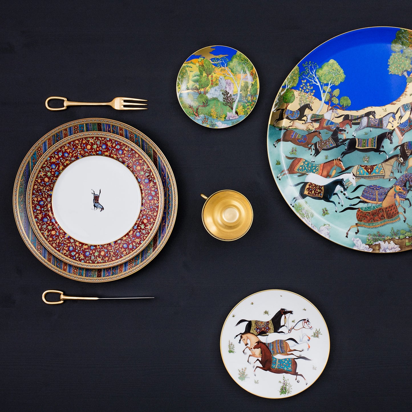 Cheval d'Orient Grand Round Platter