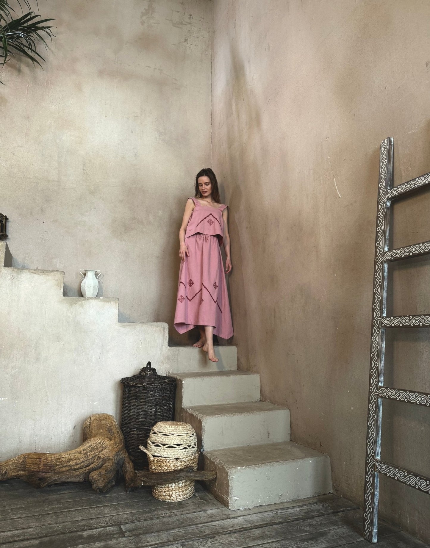 SANAHIN SET IN DUSTY ROSE
