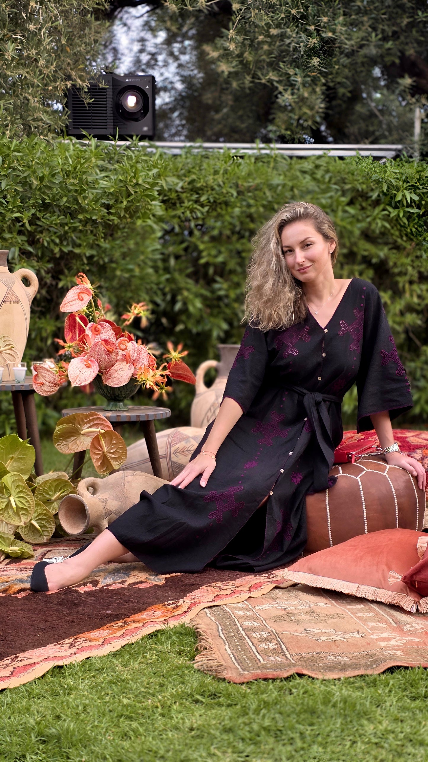 MARIAM DRES IN BLACK