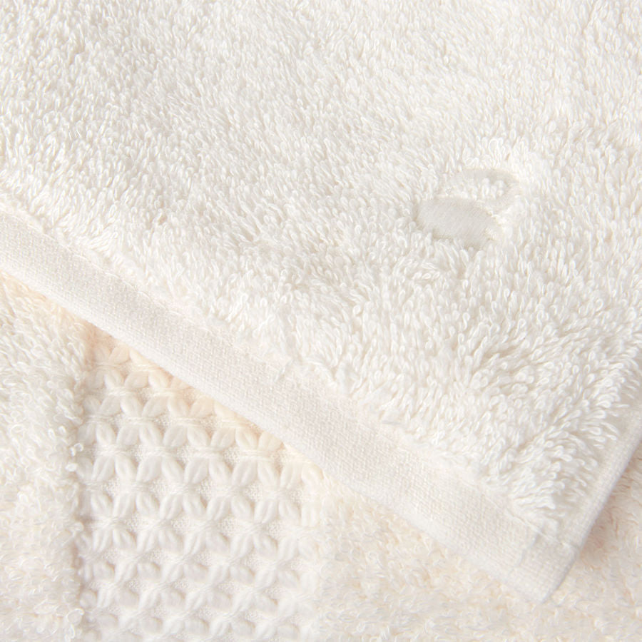 Etoile Nacre Guest Towel