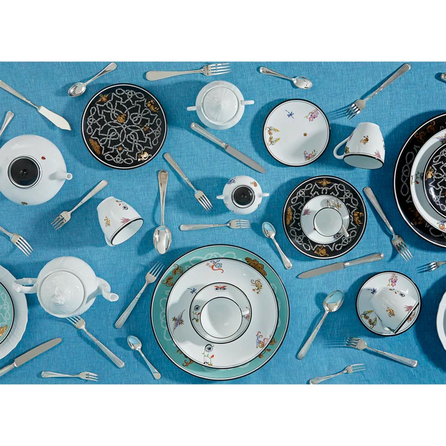 Arcadia  Teapot  With  Cover