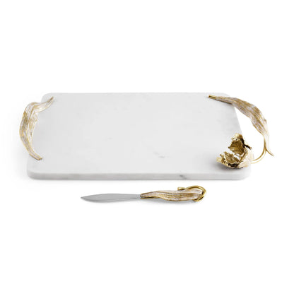 Կակաչ պանրի տախտակ դանակով